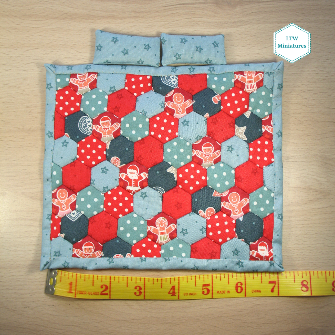 Christmas Gingerbread Hexis Double Quilt and Pillows for 1:12 Dollhouse