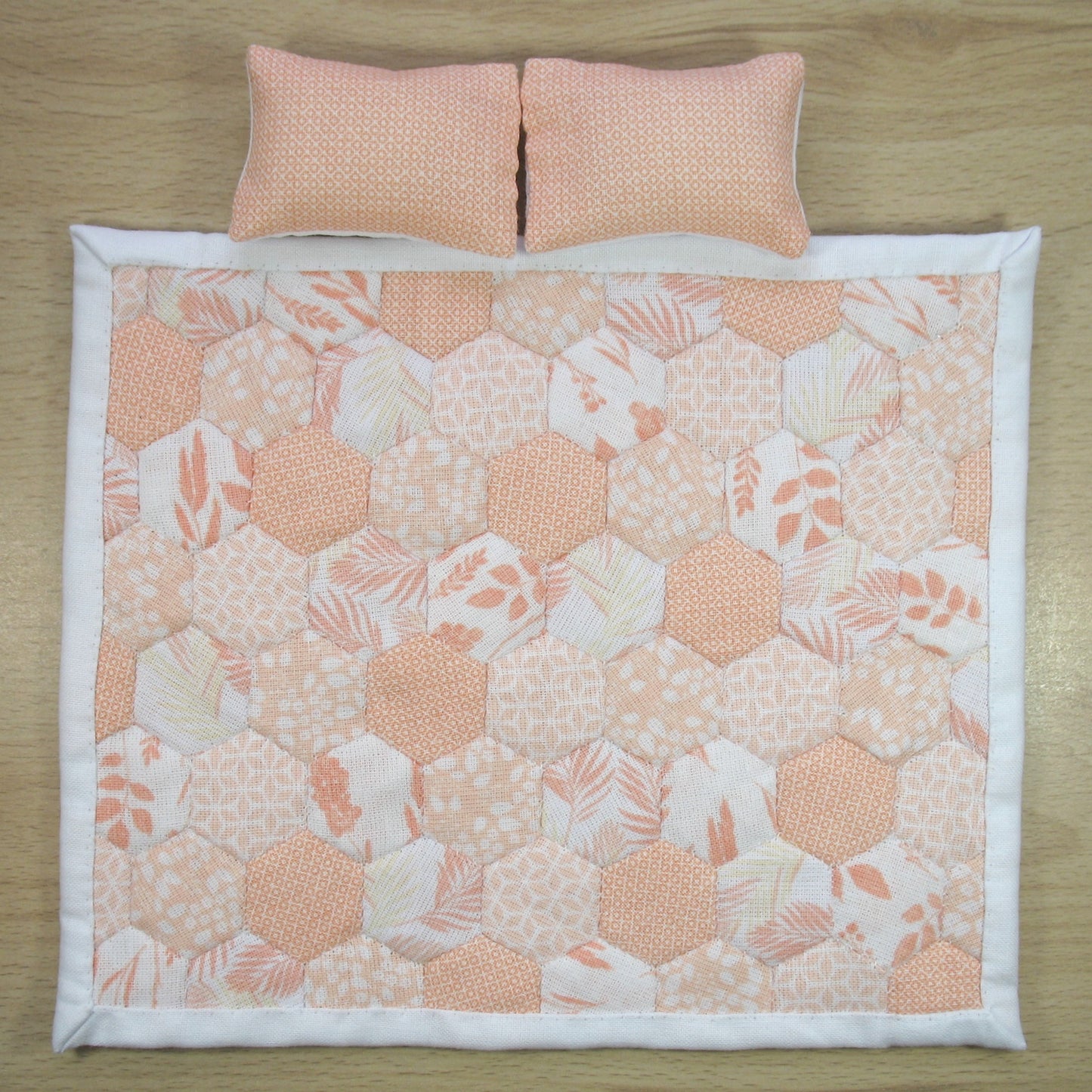 Peach Double Quilt and Pillows for 1:12 Dollhouse