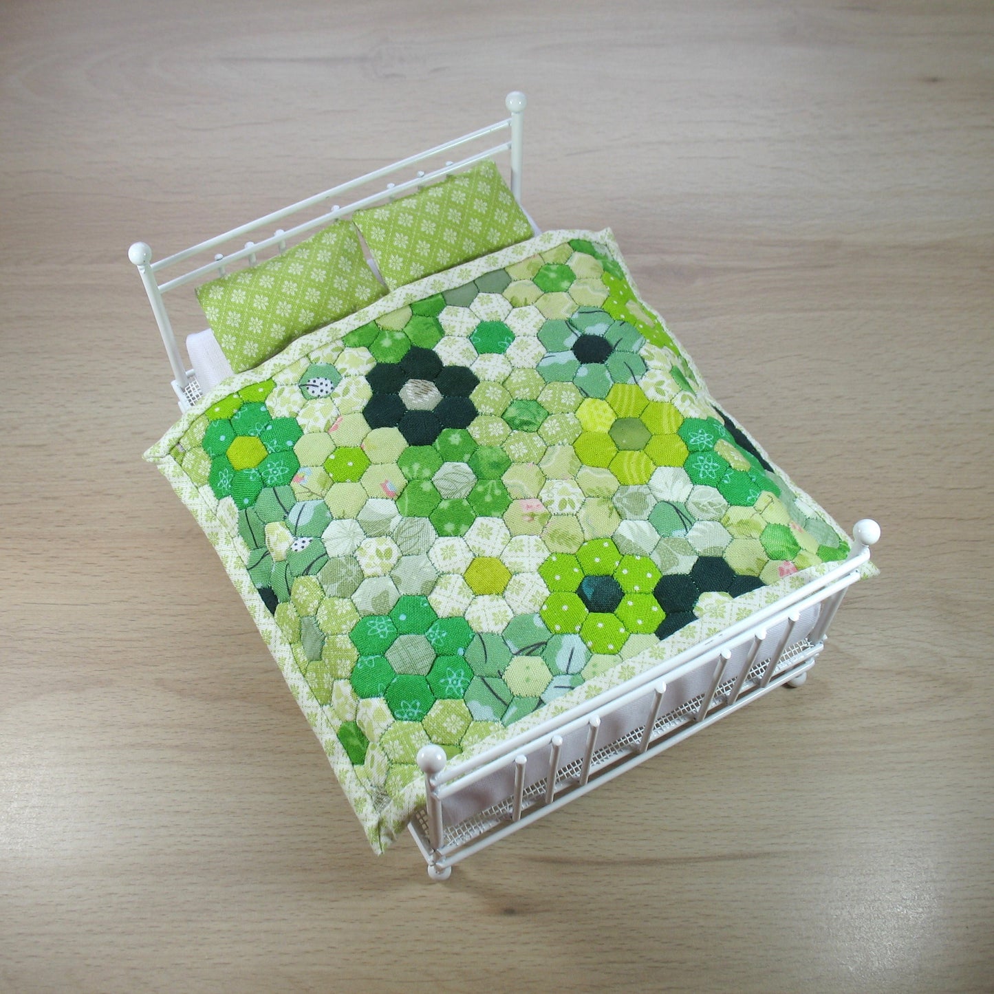 Green Flowers Double Quilt and Pillows for 1:12 Dollhouse