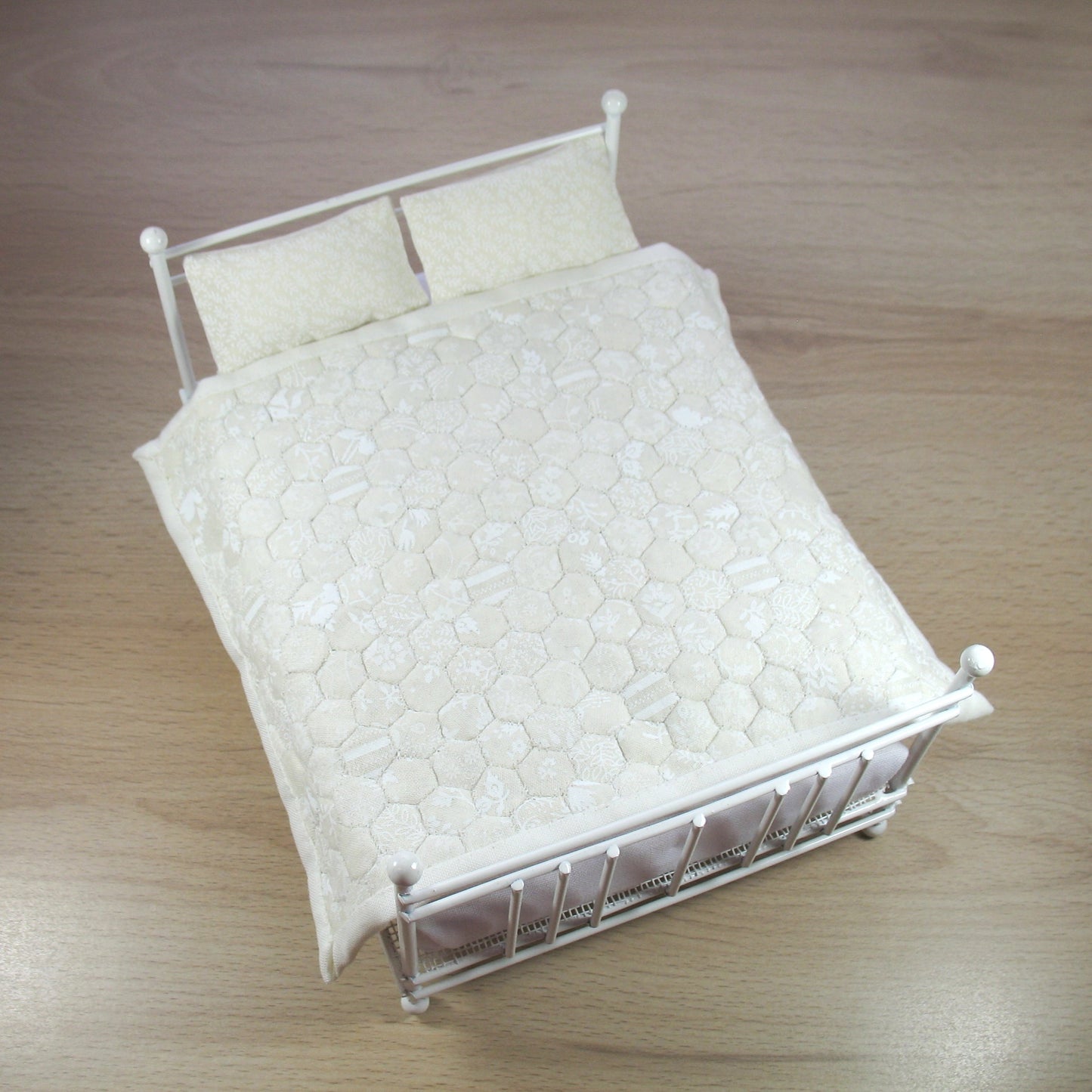 Neutral White Hexies Double Quilt and Pillows for 1:12 Dollhouse