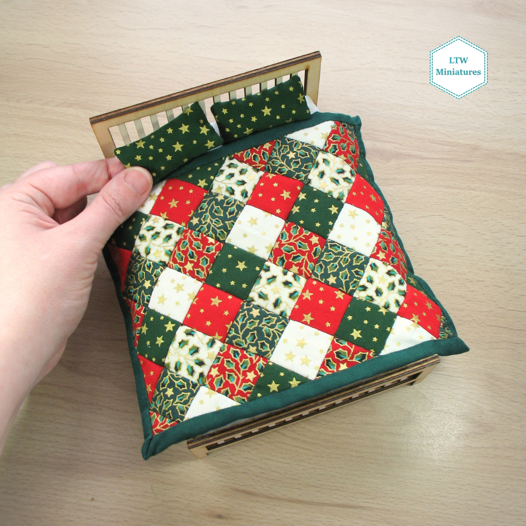 Christmas Diamonds Double Quilt and Pillows for 1:12 Dollhouse