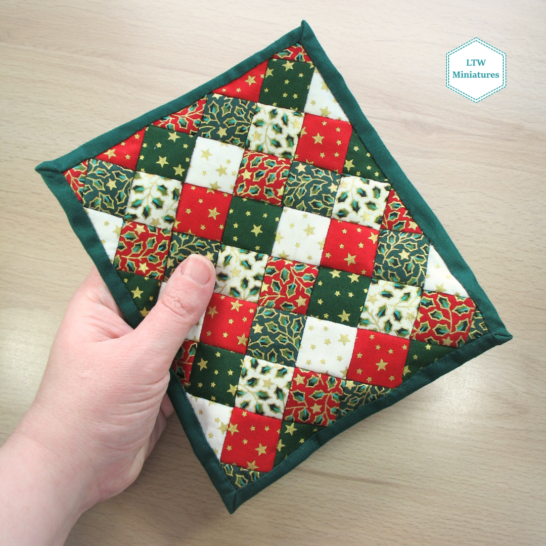 Christmas Diamonds Double Quilt and Pillows for 1:12 Dollhouse