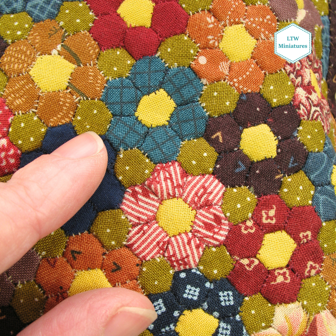 Microhexie Flowers Single Quilt and Pillows for 1:12 Dollhouse