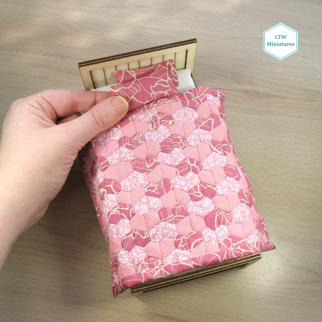 Pink Hearts Single Quilt and Pillows for 1:12 Dollhouse