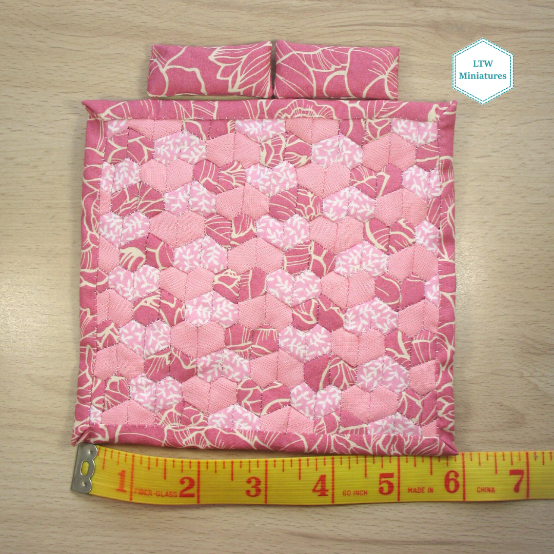Pink Hearts Single Quilt and Pillows for 1:12 Dollhouse