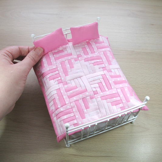 Pink Double Quilt and Pillows for 1:12 Dollhouse