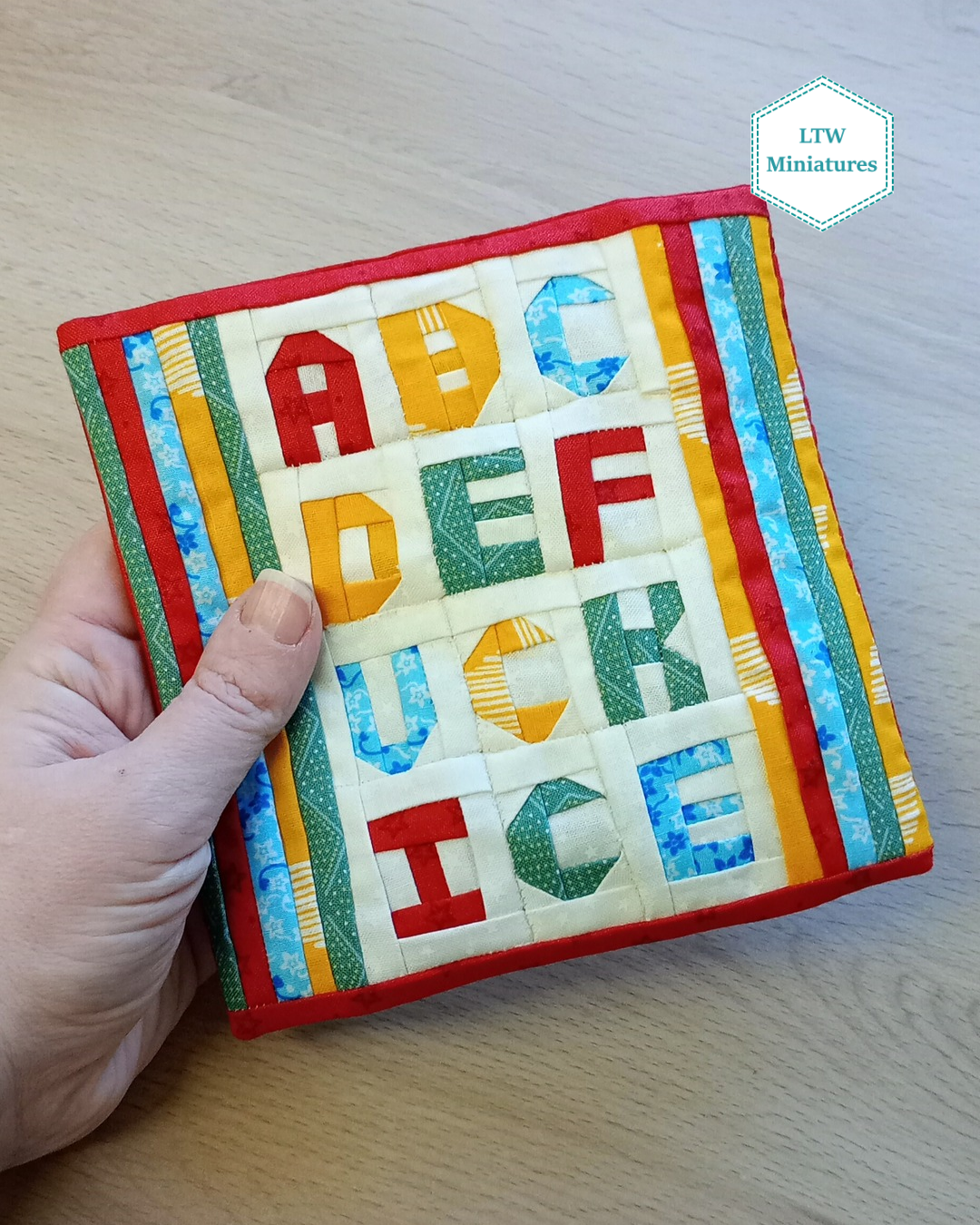 ABC F Single Quilt and Pillows for 1:12 Dollhouse